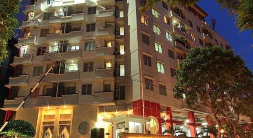 Hotel Golden Sky Pluit Jakarta Exterior foto