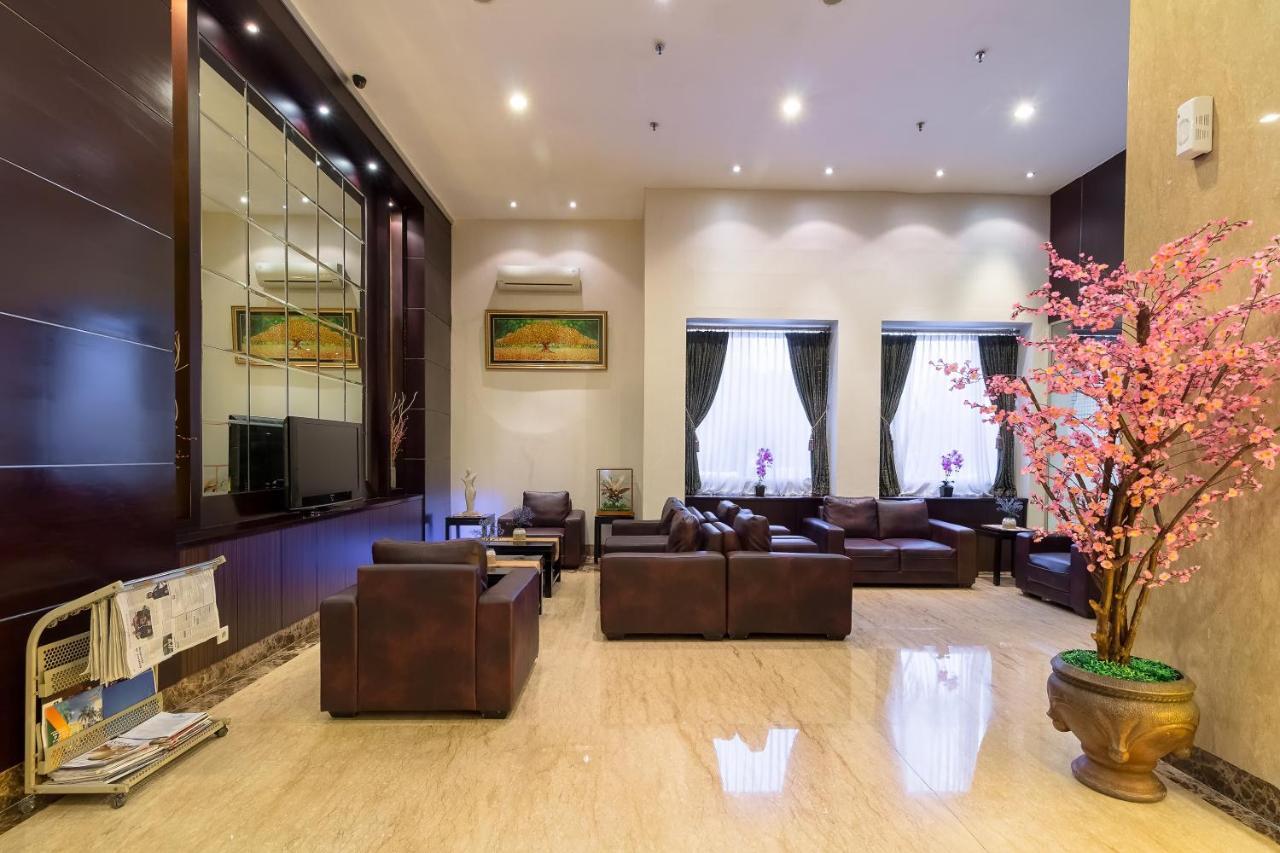 Hotel Golden Sky Pluit Jakarta Exterior foto