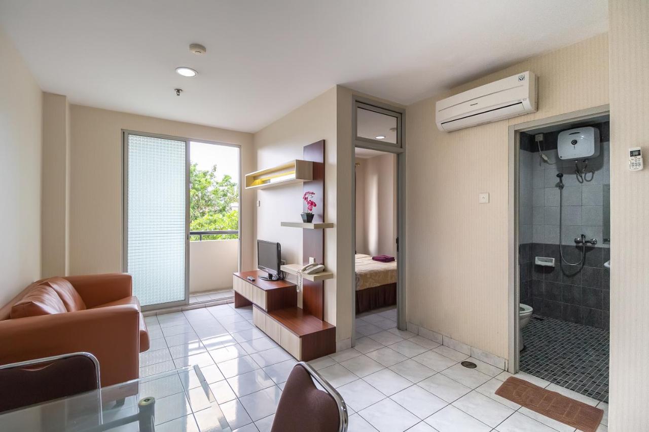 Hotel Golden Sky Pluit Jakarta Exterior foto